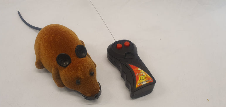 Remote controlled mouse cat toy