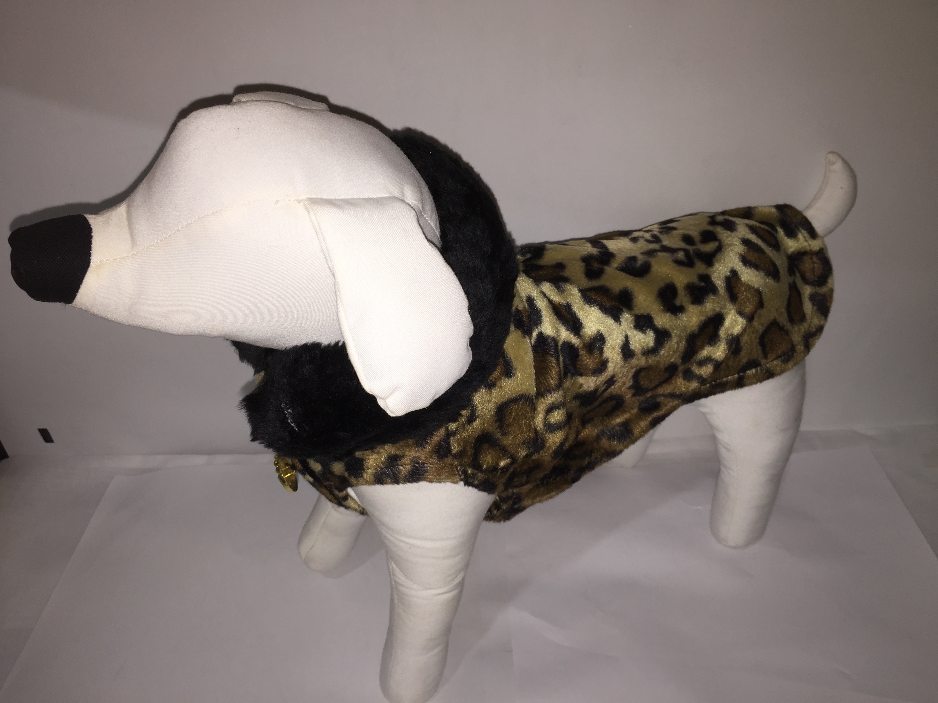 Dogs Togs fashion Jacket black on leopard.